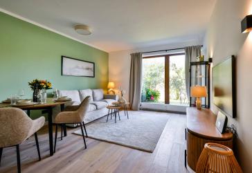 Genehmigte Ferienwohnung - Provisionsfrei, kernsaniert, mit eigenem Eingang und Terrasse