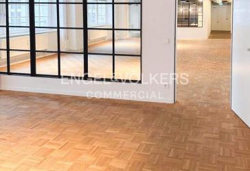 Hochwertiges Büro mit großer Terrasse