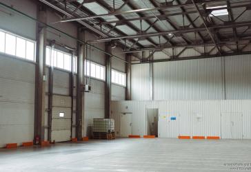 RIDA Commercial - Dormagen! Beheizbare Lagerhalle mit 1000qm Lagerfläche und zwei Ladeflächen