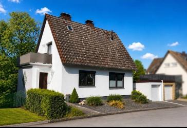 Modernisiertes Einfamilienhaus mit großem Garten