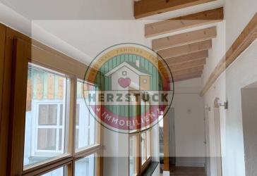 Exklusives Mehrfamilienhaus mit zweitem separaten herrlichen Wohnhaus zu verkaufen, komplett renoviert