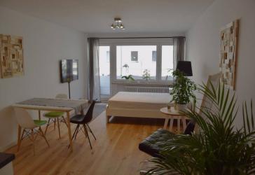 Wunderschön, voll möbliertes Apartment mit Balkon Nähe Kolumbusplatz
