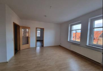 Großzügige Zweiraumwohnung in schöner Wohnlage!