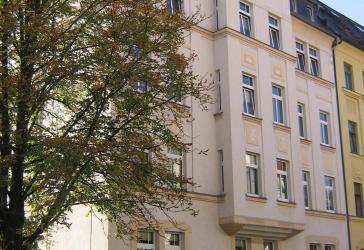 Wohnen mit Wohlfühlfaktor - helle 3-Raumwohnung mit Balkon, Einbauküche & Stellplatz in Zwickau!