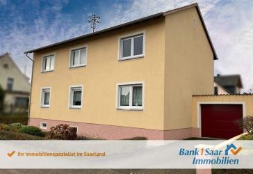 Großzügiges Ein-/Zweifamilienhaus mit zusätzlichem Baugrundstück und schönem Garten in Bexbach