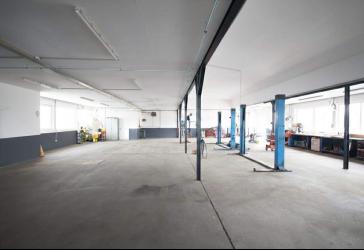**Lagerhalle / Produktionshalle / Werkstatt: Geräumig, sehr hell & zentral in Euskirchen**