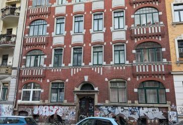 MFH in Leipzig-Connewitz - teilsaniert, vermietet! Denkmal-AfA! Top Lage!