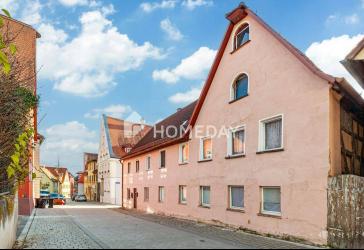 Charmantes Mehrfamilienhaus mit 3 Wohneinheiten in Schwabach - Ihre Investition in die Zukunft