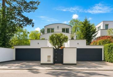 Exklusives Penthouse mit großzügigen Sonnenterrassen in begehrter Stadtwaldlage!