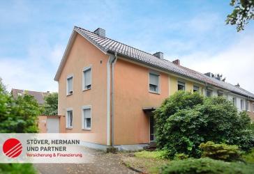 Modernisiertes Endreihenhaus mit Garten und Garage