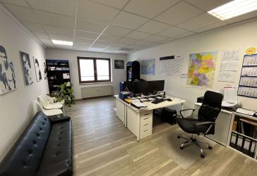 Geräumige Büro-/Praxiseinheit im Ried-Center