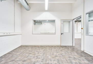 Große Fläche ab 2 EUR/m² - Vielseitig nutzbar für Büro,Handel und mehr!*