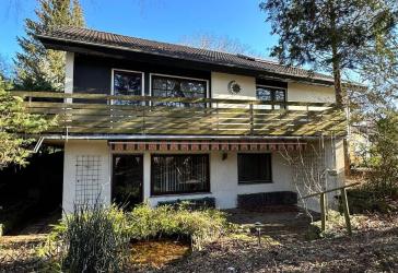 Ein-/Zweifamilienhaus mit Einzelgarage in toller Lage