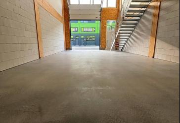 Lagerfläche mit Büro, WC und Dusche | Bietingen - Gottmadingen - A81