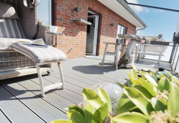 Büsum: Exklusives Penthouse mit großer Dachterrasse, Meerblick und Garage
