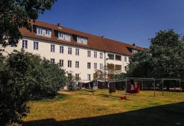 Zimmer ca. 16,92 m² innerhalb einer 4er-WG // 2.OG links