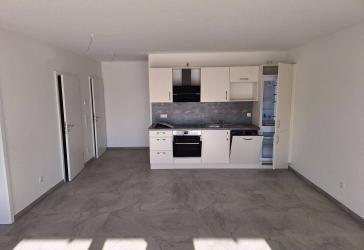 Moderne 2-Zimmer-Neubauwohnung mit Balkon und Einbauküche