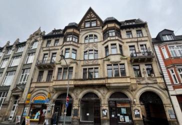 !Selber renovieren spart Miete! - Wohngemeinschaft in schönem Altbau in Zentrumsnähe