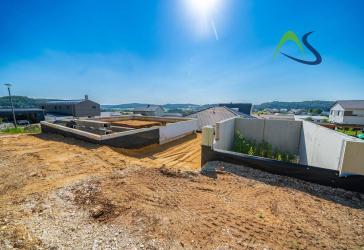Traumgrundstück auf sonnigem Westhang mit Massivhaus zum selbst ausbauen oder Schlüsselfertig