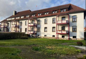 Dachgeschosswohnung in zentraler Lage mit Stellplatz