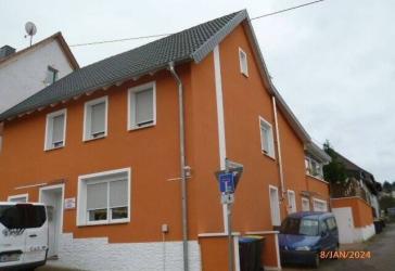 Wannemacher Immobilien **** Wunderschönes Einfamilienhaus mit Einliegerwohnung in Neunkirchen-Wellesweiler ****