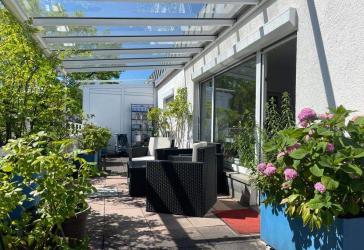 Penthouse Wohnung mit umlaufender Dachterrasse und Sonne den ganzen Tag!