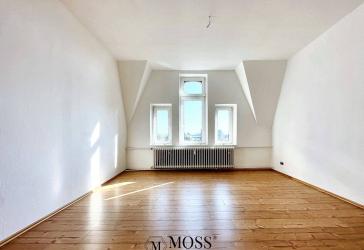 Sanierungsbedürftige 5 Zimmer Altbauwohnung in Zentrumsnähe