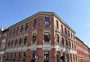 Großzügige 4-Raum-Whg. mit Balkon, Dachterrasse, Whirlpool-Wanne und Tageslichtbad! Vermietet!