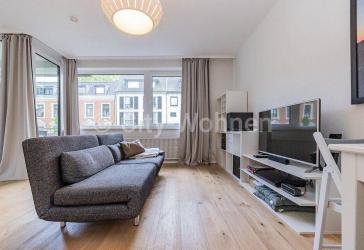 Schöne, möblierte 1-Zimmer-Wohnung mit Balkon und Schwimmbadnutzung in Hamburg-Harvestehude