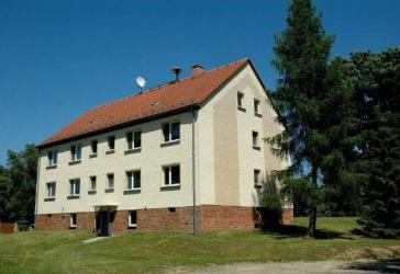 3-Raum Wohnung im EG mit Einbauküche in ländlicher Lage