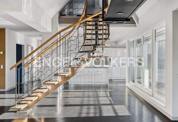 Stylisches Penthouse mit Dachterrasse und Weitblick