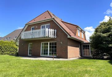 GROSSZÜGIGES ZWEIFAMILIENHAUS MIT PARKBLICK UND HÖCHSTEM WOHNKOMFORT - NICHT VERMIETET