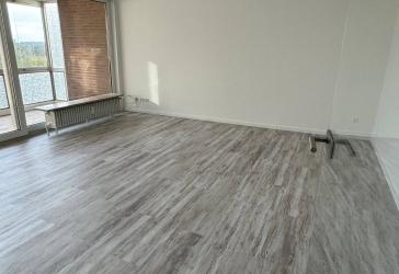 Sanierte 3 Zimmerwohnung mit Einbauküche & Balkon