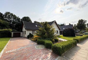 Einfamilienhaus in Brunsbüttel (bevorzugte Lage, 200 m zur Elbe, teilweise Elbblick, provisionsfrei)