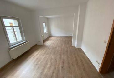 4-Zimmer-Wohnung mit Balkon in zentraler Lage