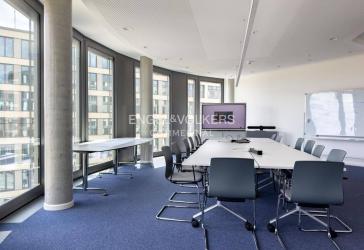 Freies Büro im EUREF-CAMPUS mit Terrasse