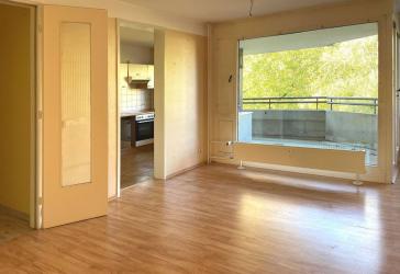 Bezugsfreie 2-Zimmer-Wohnung mit Lift, West-Balkon und TG-Stellplatz in ruhiger Wohnlage!