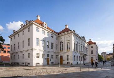 Kurländer Palais!