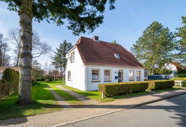 Tolle Lage in St. Peter-Ording: zentral, ruhig und strandnah. Ideal zum Wohnen oder Investieren.