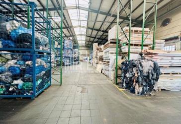 Gepflegte Industriehallen in Haan | angrenzende Büroflächen | flexible Aufteilung