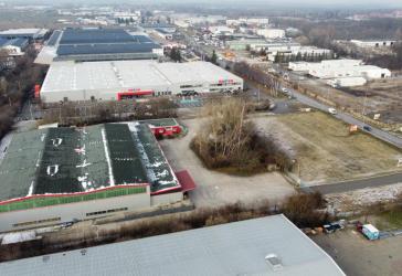 ca. 2600 m² Lager- / Produktionshalle mit ca. 350 m² Bürotrakt zu vermieten
