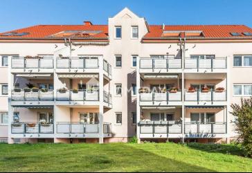 Gute Investition mit stabiler Rendite - 3 Zimmer mit Balkon, doppeltem Stellplatz und Erbbaurecht