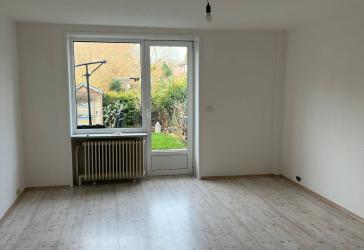 Süßes Reihenhaus mit Garten sowie Nutzfläche im Keller (befristet bis 06/27)