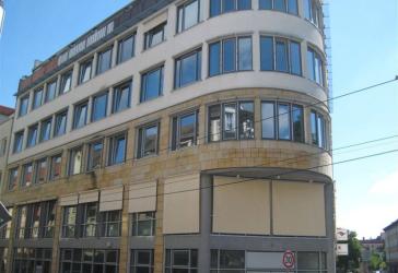 Sehr helle Büroräume mit Fahrstuhl zu vermieten, auch Teilflächen möglich
