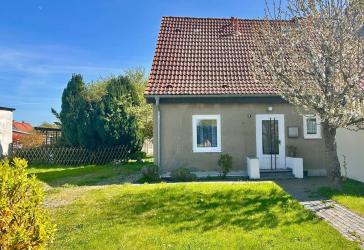 Charmante Doppelhaushälfte nahe der Ostsee - Ein Zuhause mit Potenzial