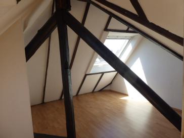 AUF 3 EBENEN MIT TERRASSE BEZUGSFREI AUßERGEWÖHNLICHE WHG. WOHNKÜCHE WANNENBAD+G-WC PARKETT REISHOLZ – 40599 Düsseldorf – Vorschaubild 10