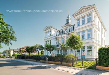 Erfüllen Sie sich den Traum vom Wohnen in einer Villa in Strandnähe.