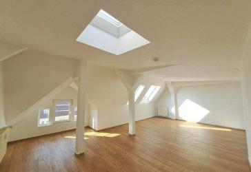 Individuelle 3-Zimmer-Dachgeschosswohnung