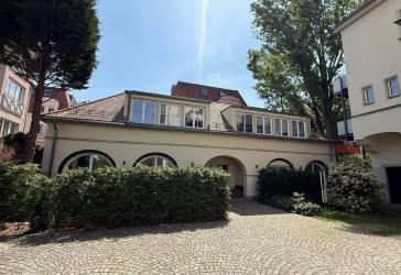 Traumhafte 3-Zimmer-Maisonette-Wohnung mit Terrasse und Garten in Striesen.