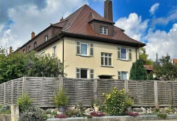 Zeitloses Anlageobjekt: Mehrfamilienhaus mit vier Wohneinheiten